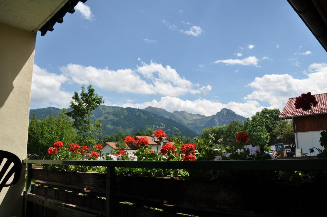 Dreibettzimmer mit Bergblick